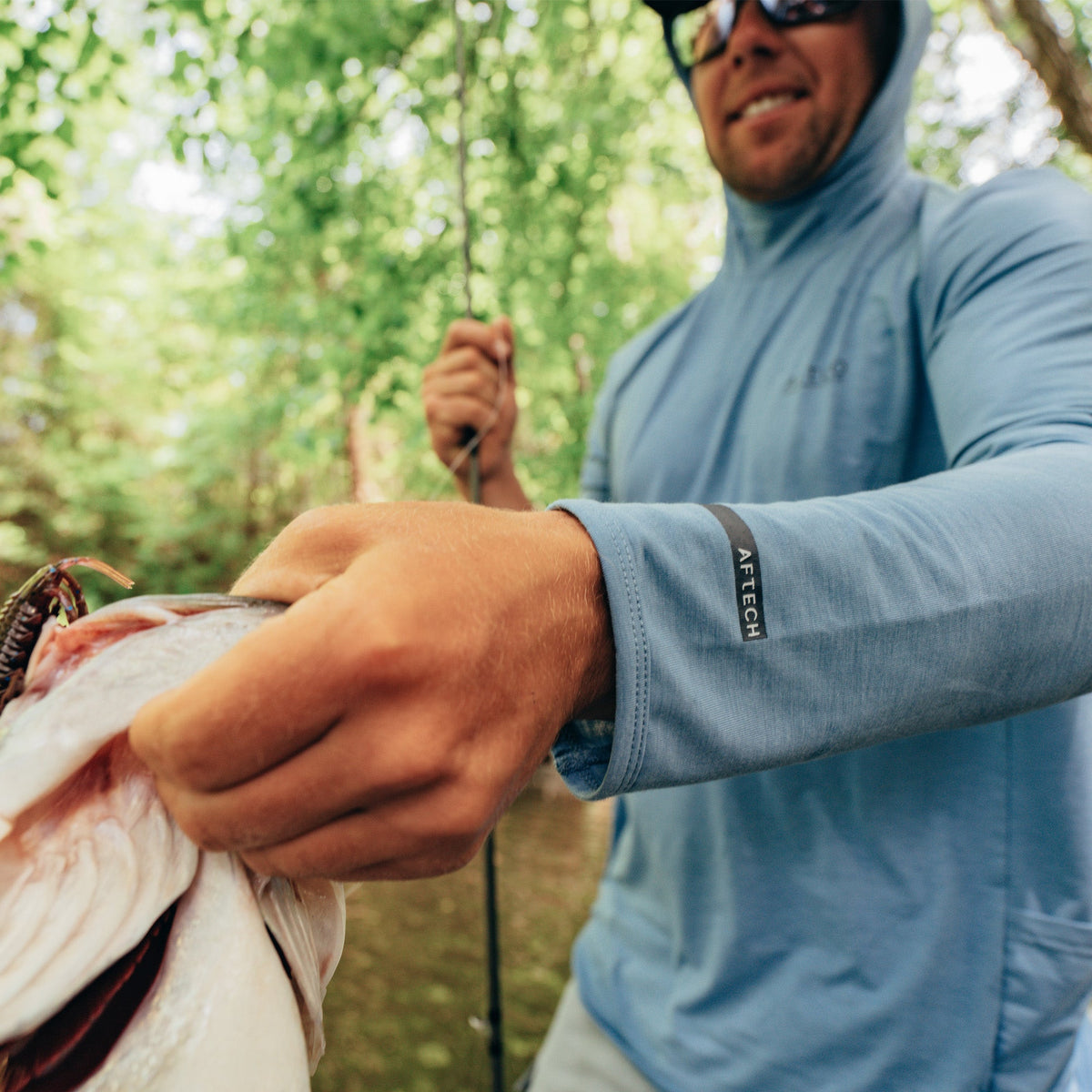 Tailwind Long Sleeve Hooded Sun Protection Shirt